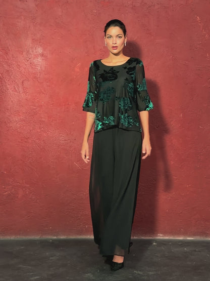 Elegante Bluse mit asymmetrischem Saum und Blumenmuster